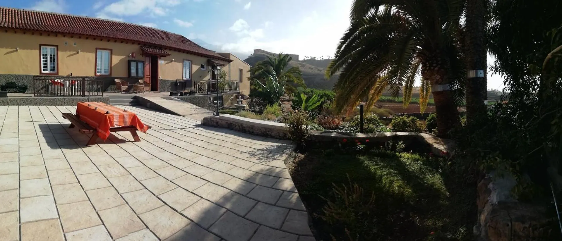 Finca Las Tapias, Glorieta 拉克鲁斯 0*,  西班牙